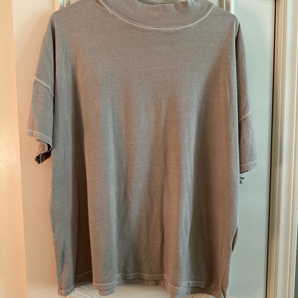 We The Free Gray Short Sleeve Tee